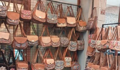 Diyarbakır’da Kilim El Dokuma Çantalar Moda Oldu