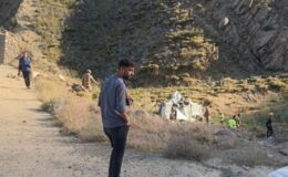 Virajı alamayan otomobil şarampole uçtu: 1 ölü, 3 yaralı