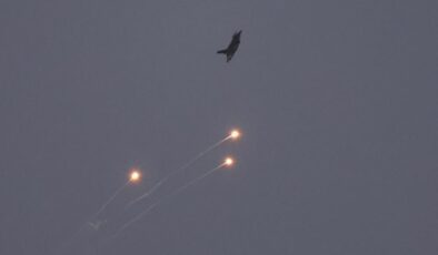Hizbullah: “İsrail’in kuzeyine 320’den fazla roket fırlattık”
