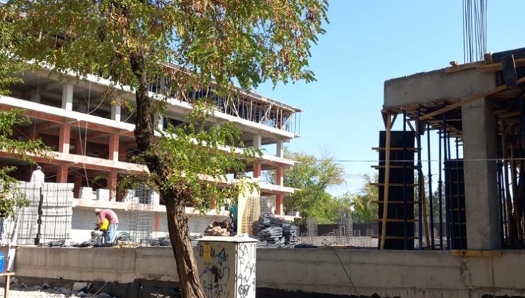 Ofis semtinde yerinde kentsel dönüşüm inşaatları devam ediyor