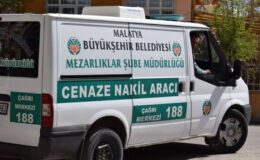 Üç çocuk annesi, göğsünden silahla vurulmuş halde bulundu