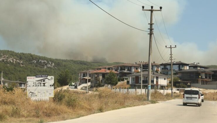 Muğla’da dev yangın bulutları gökyüzünü kapladı