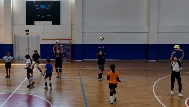 Çocuklar Yaz Spor Okullarında yeteneklerini geliştiriyor