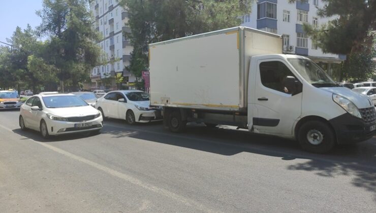 Yolcu alan minibüs kazaya sebep oldu