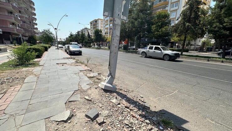 Diyarbakır’da tehlike saçan elektrik direği