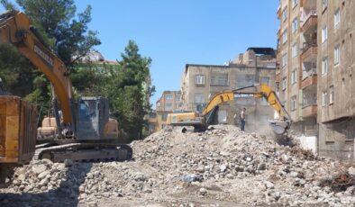 Diyarbakır’da yıkımlar devam ediyor