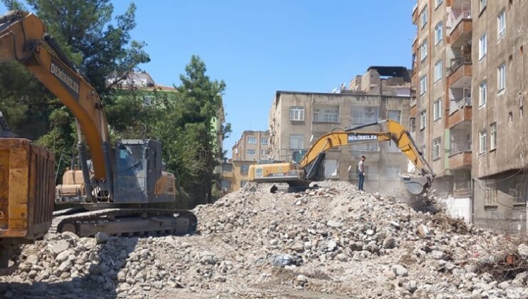 Diyarbakır’da yıkımlar devam ediyor