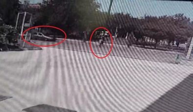 Yolun karşısına geçmek isteyen çocuğa otomobil çarptı