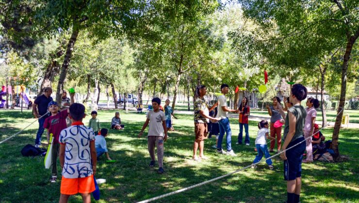 Uluslararası Uçan Halı Çocuk Festivali düzenlendi
