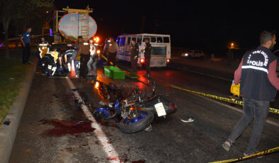 Sulama tankeriyle çarpışan motosikletteki 2 kişi hayatını kaybetti