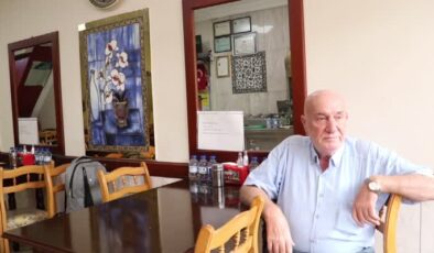 Ahi seçilen İlhan usta, dededen miras ocağında 64 yıldır köfte pişiriyor