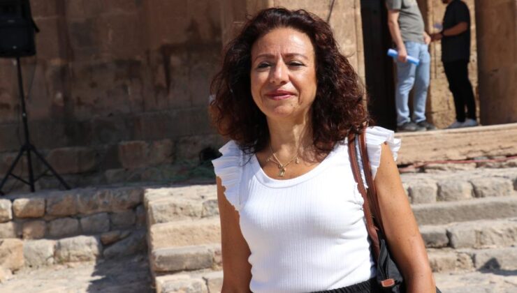 Akdamar Adası’nı ilk kez gören Tamara gözyaşlarını tutamadı