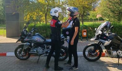KPSS sınav yerini karıştıran veya geç kalan öğrencileri, polisler sınava yetiştirdi