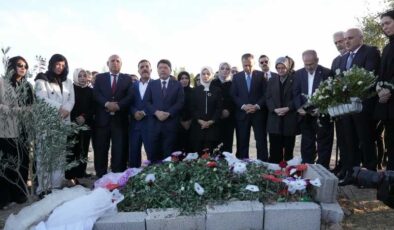Bakanlar, Narin Güran’ın kabrini ziyaret etti