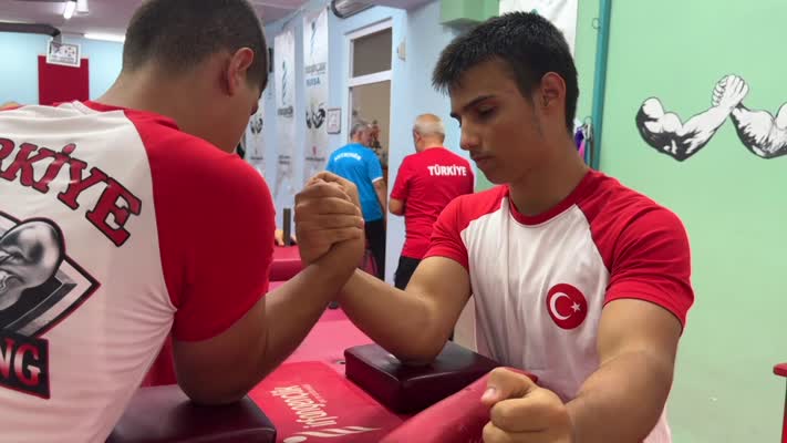 İkiz kardeşler Burak ve Berat, dünya şampiyonasında büyük başarı