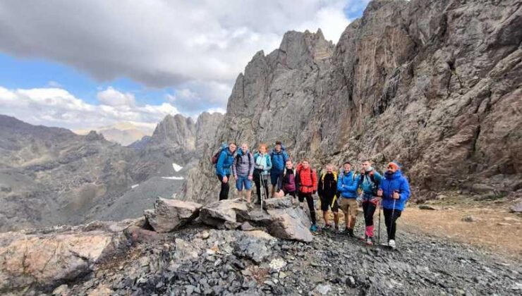 Çekyalı turistler Yüksekova’nın doğal güzelliklerine hayran kaldı