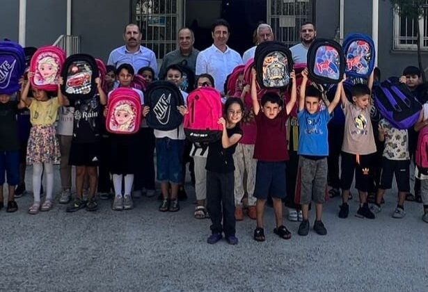 Çermik’te 250 öğrencinin kırtasiye ihtiyacı hayırseverlerle karşılandı