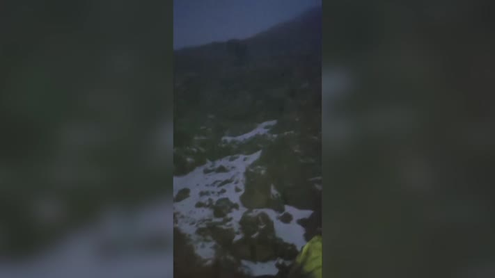 Cilo Dağı’nda kar yağışı altında zorlu zirve tırmanışı