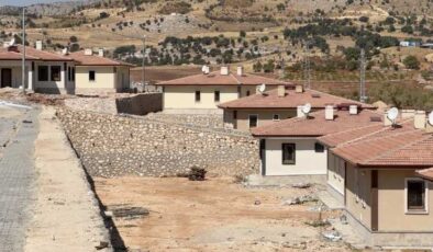 Adıyaman’da köy evlerinin inşası hız kesmeden sürüyor