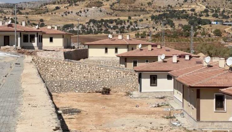 Adıyaman’da köy evlerinin inşası hız kesmeden sürüyor
