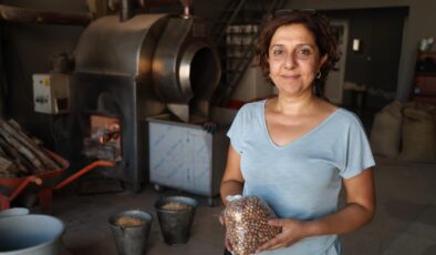 Depremzede anne, devraldığı tesiste yılda 70 ton leblebi üretiyor