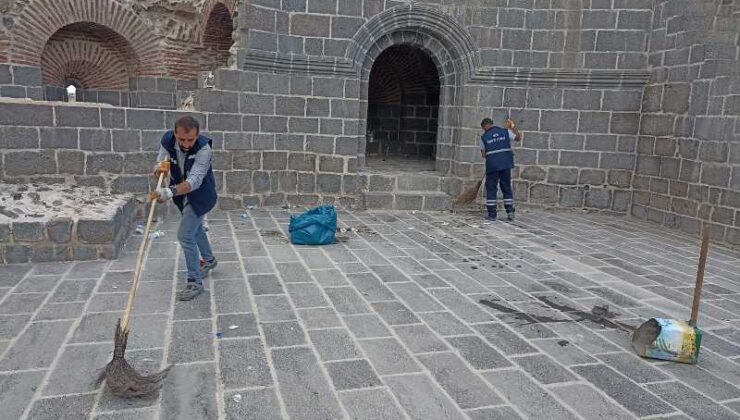 Diyarbakır surlarında kapsamlı temizlik çalışması başlatıldı