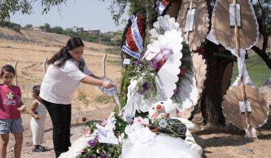 Diyarbakır’da Narin Güran’ın mezarına ziyaretler sürüyor