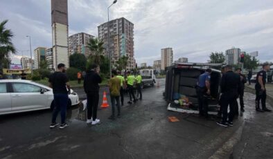 Diyarbakır’da kaza: Otomobil ve minibüs çarpıştı, 9 yaralı