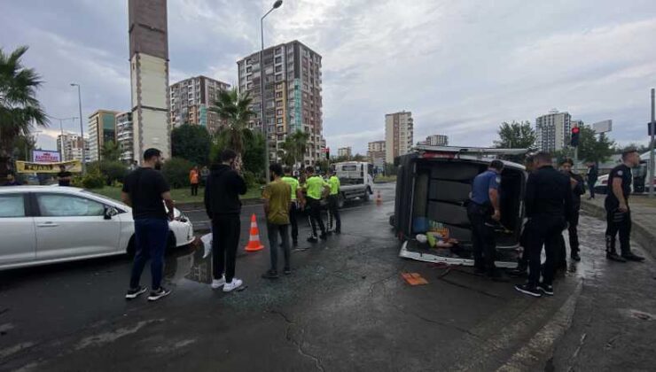 Diyarbakır’da kaza: Otomobil ve minibüs çarpıştı, 9 yaralı