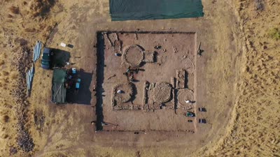 Domuztepe’de 7 bin 450 yıllık silolar ve mühürler bulundu