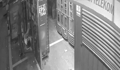 Durakta uyuyan kişinin parasını, telefonunu ve kolyesini çaldı