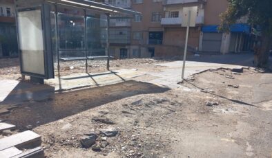 Engelli vatandaşlar Otobüs durağında zorlanıyor