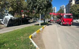 Elazığ’da tır devrildi: 2 yaralı