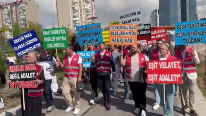 Erkekleri Koruma Derneği erkek hakları için eylem yaptı