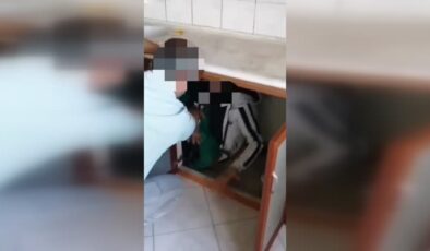 Firari hükümlü saklandığı mutfak tezgahının altında yakalandı