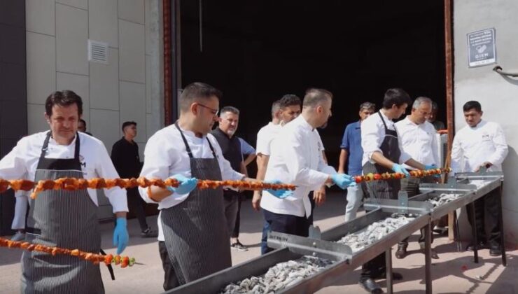 Gaziantep’te 500 usta 2,5 kilometre uzunluğunda kebap yapacak