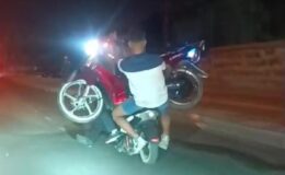 Gaziantep’te motosiklet üzerinde motosiklet taşıdılar