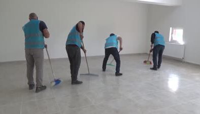 Hakkari’de 16 yükümlü, okulları öğrenciler için hazırladı