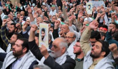 Hamaney: “Hizbullah komutan kaybetse bile diz çökmeyecek”