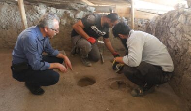 Harput Kalesinde Selçuklu dönemi kitabe ve seramikleri bulundu