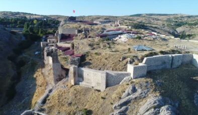 Harput Kalesi’nde bulunan 1000 yıllık sanayi objeleri sergilenecek