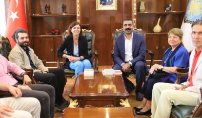 Diyarbakır Tabip Odası yöneticileri Belediyede ağırlandı