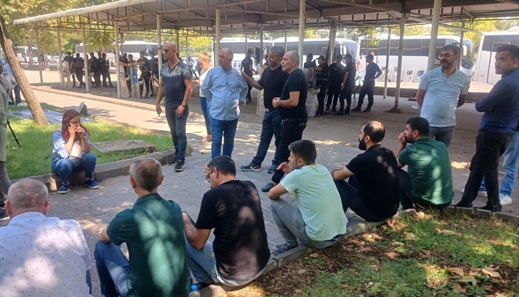 Koşuyolu parkında taziye çadırı için bekleyiş sürüyor!