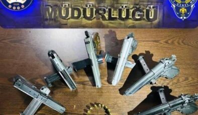 Kahta’da şüpheli şahısların üzerinden 6 tabanca ele geçirildi