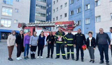 Kars’ta yurt öğrencilerinden itfaiyecilere anlamlı sürpriz