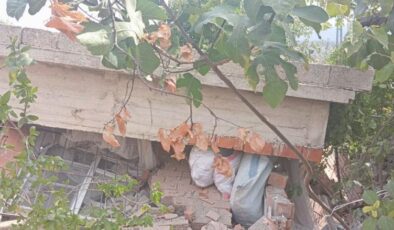 Kilis’te az hasarlı binada göçük meydana geldi