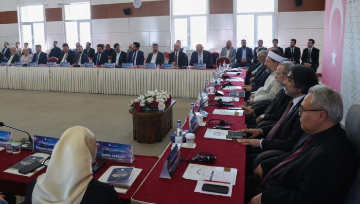 Kur’an, evrensel ilkeler ve kurallar barındıran rehberdir