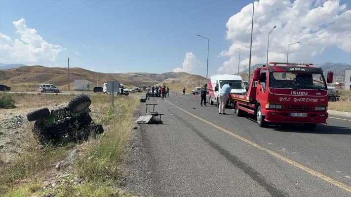 Minibüs ile ATV çarpıştı, 1 kişi öldü, 1 kişi yaralandı