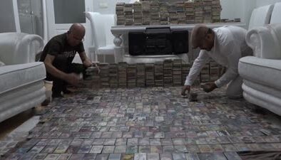 Müzik tutkunu milli antrenör, 54 yılda 5 bin 200 kasetlik koleksiyon oluşturdu