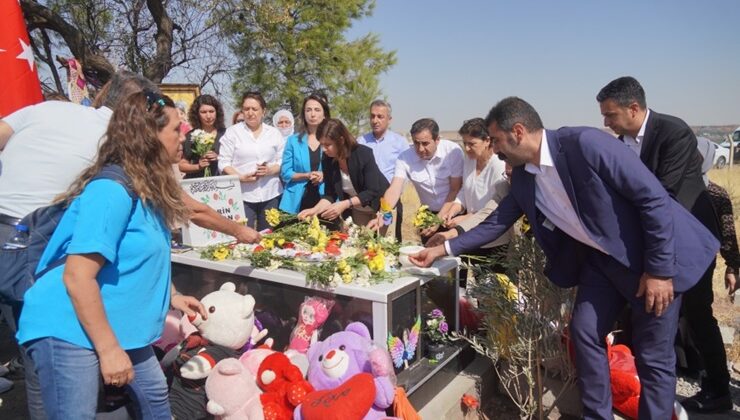 Eş Başkanlar Narin Güran’ın mezarını ziyaret etti